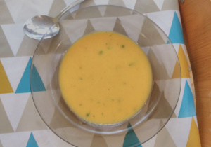 Żółta zupa krem